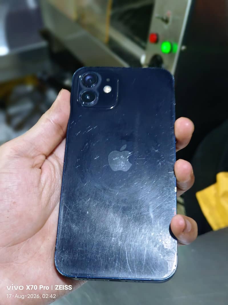 Apple iPhone 12 6