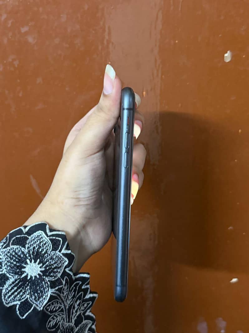 Apple iPhone 11 6