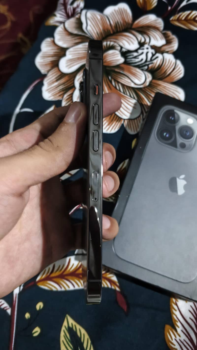 Apple iPhone 13 Pro 3