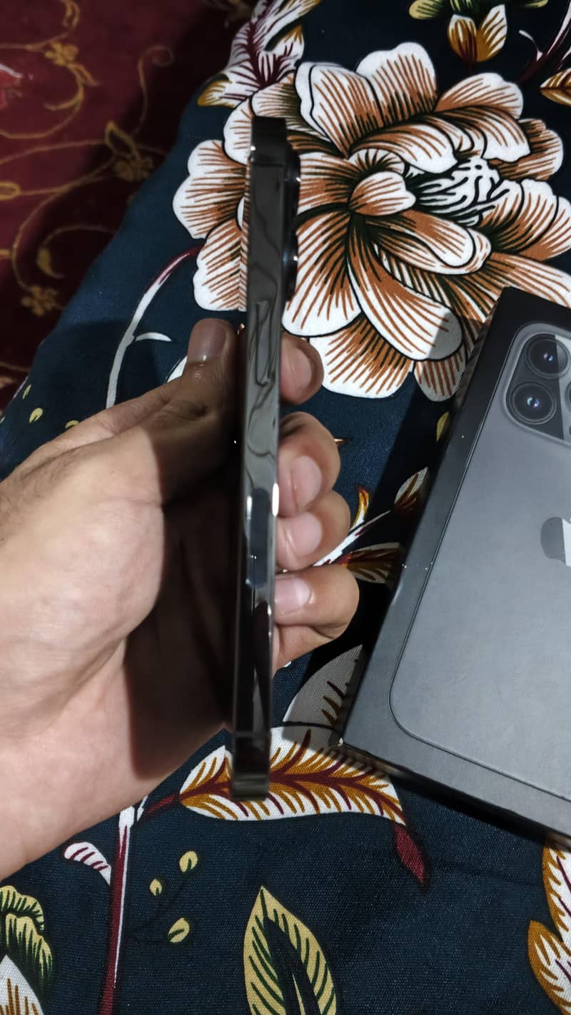 Apple iPhone 13 Pro 4