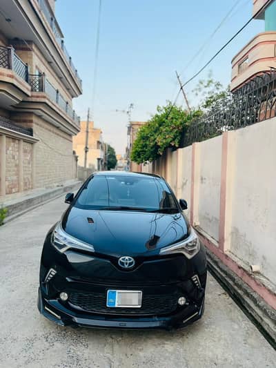TOYOTA C-HR G-LED 2016 — FOR SALE