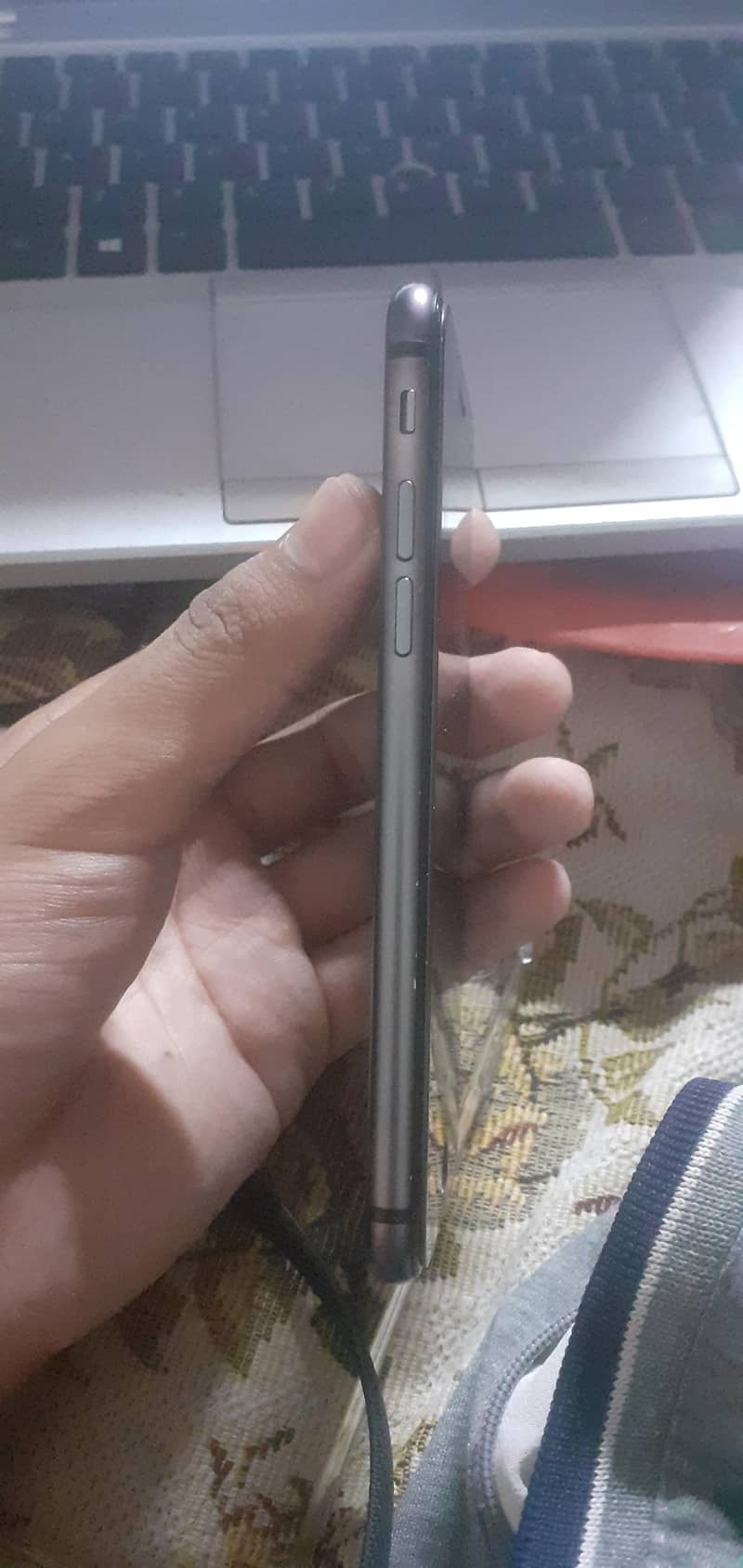 Apple iPhone 8 1