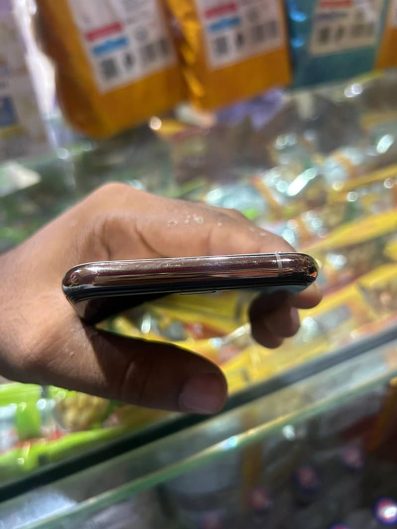 Apple iPhone 11 Pro 5