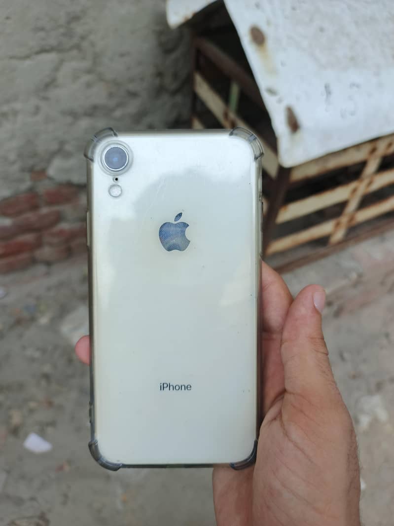 iPhone XR 0