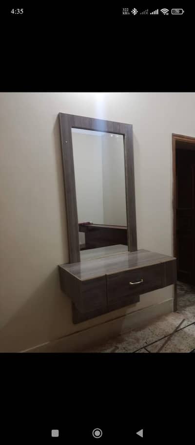 wall hanging dressing table