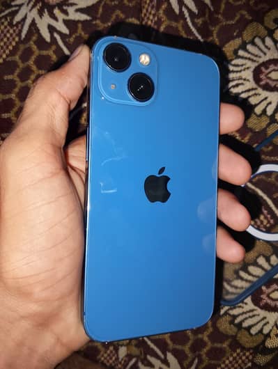 Apple iPhone 13