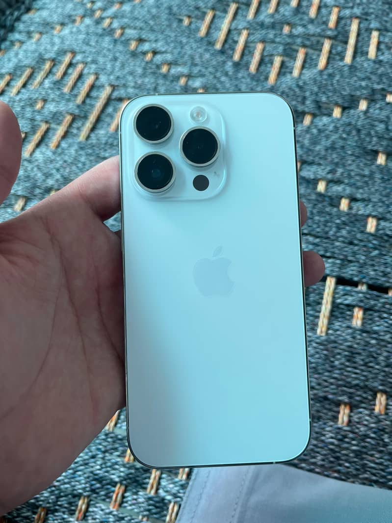 Apple iPhone 14 Pro 1