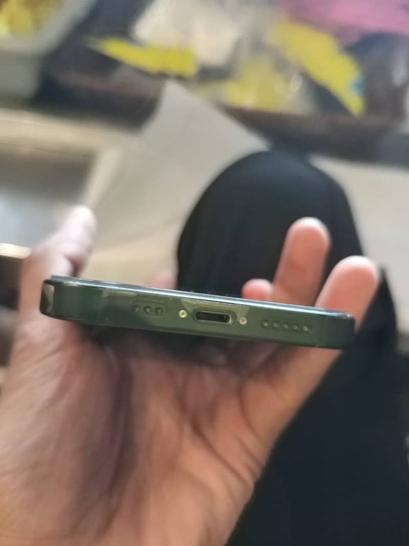 Apple iPhone 13 3
