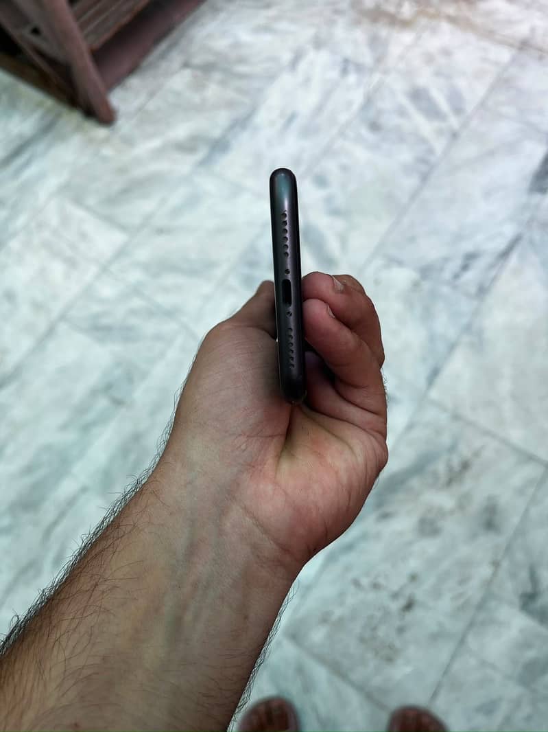 Apple iPhone 11 5