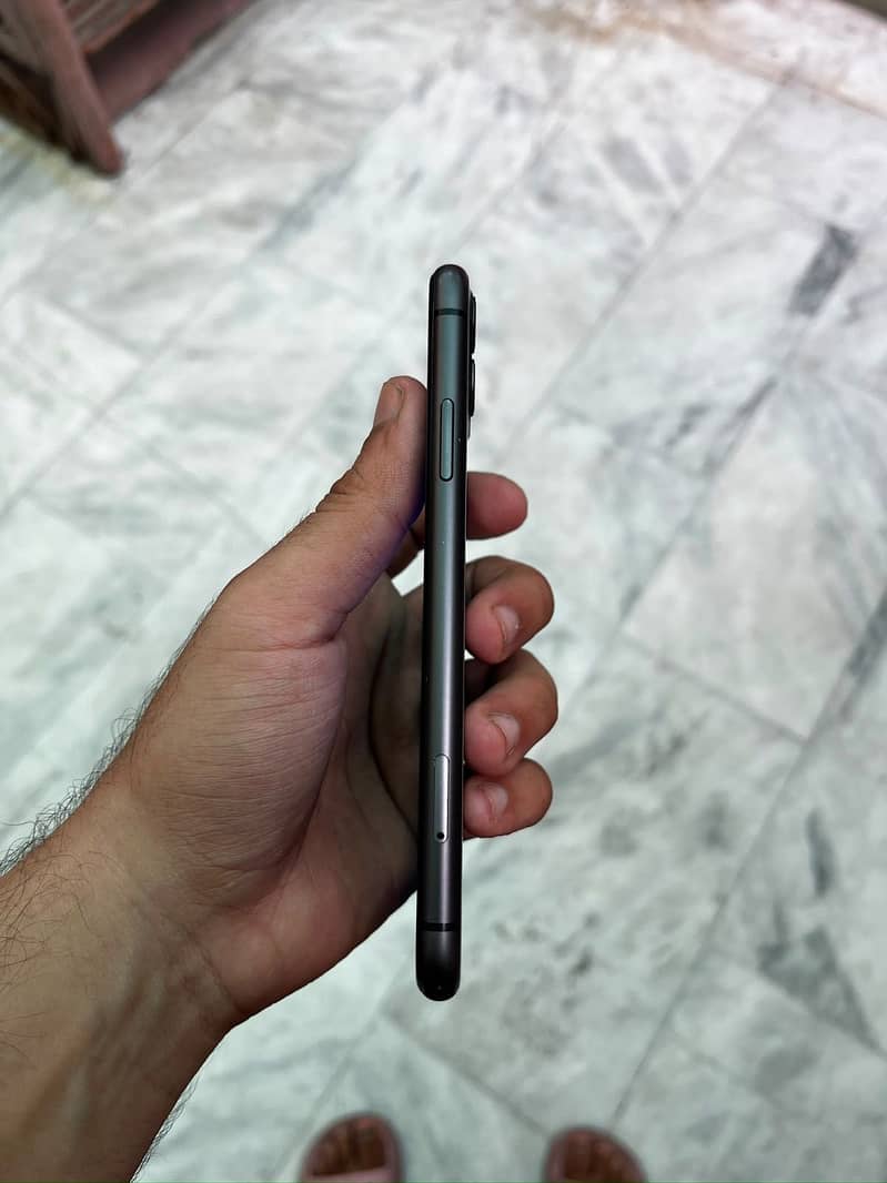 Apple iPhone 11 6