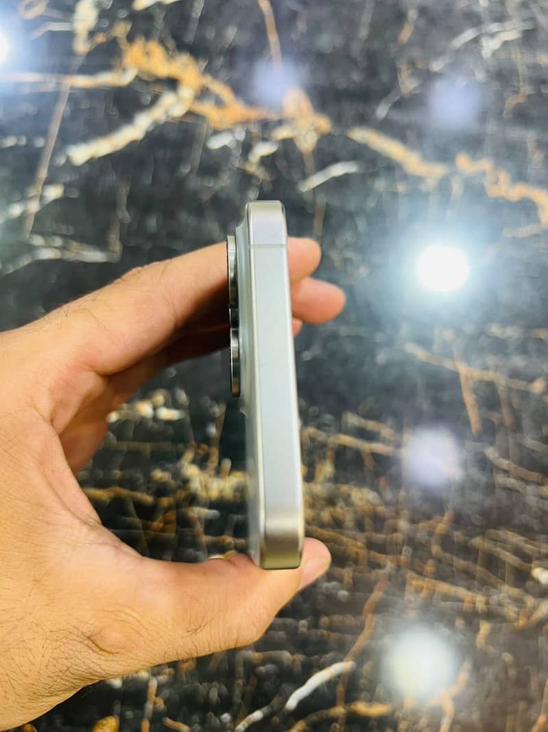 Iphone 15 Pro max 1