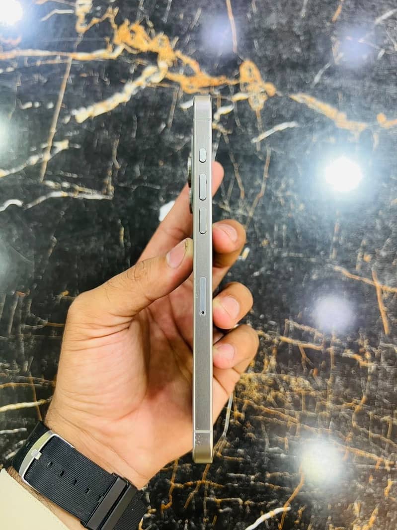 Iphone 15 Pro max 2