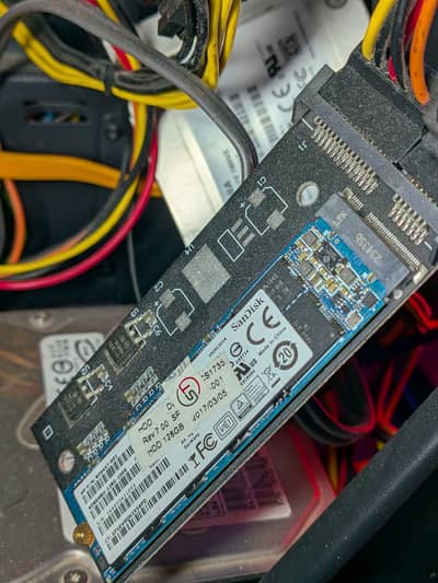 SanDisk 128GB M. 2 SATA III SSD + Converter