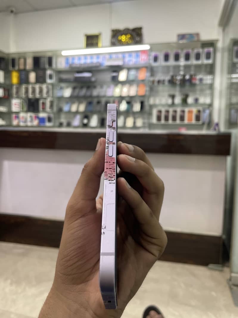 Apple iPhone 14 3