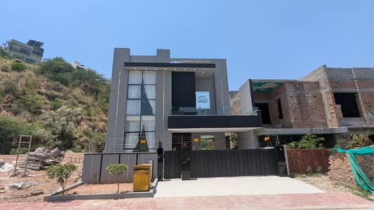 15 Marla Designer House For Sale