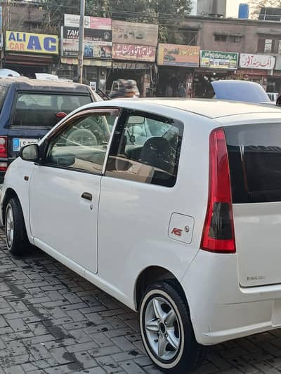 Daihatsu Mira 2006