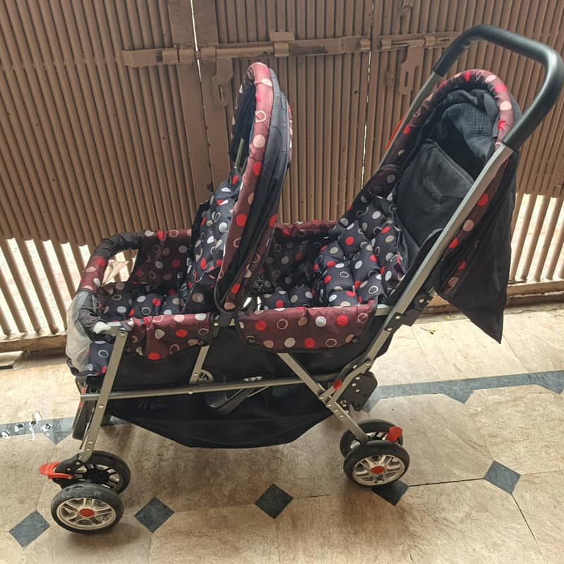 Twin stroller 0