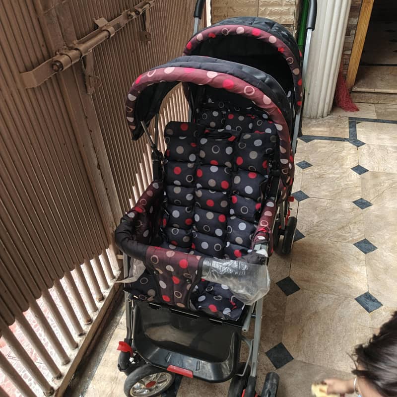 Twin stroller 4