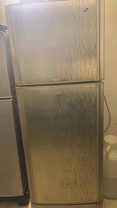 Non working pel 2 door fridge