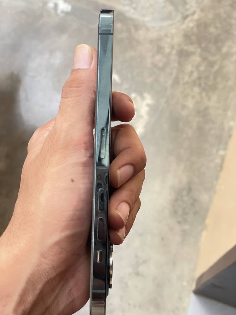 Apple iPhone 12 Pro Max 3