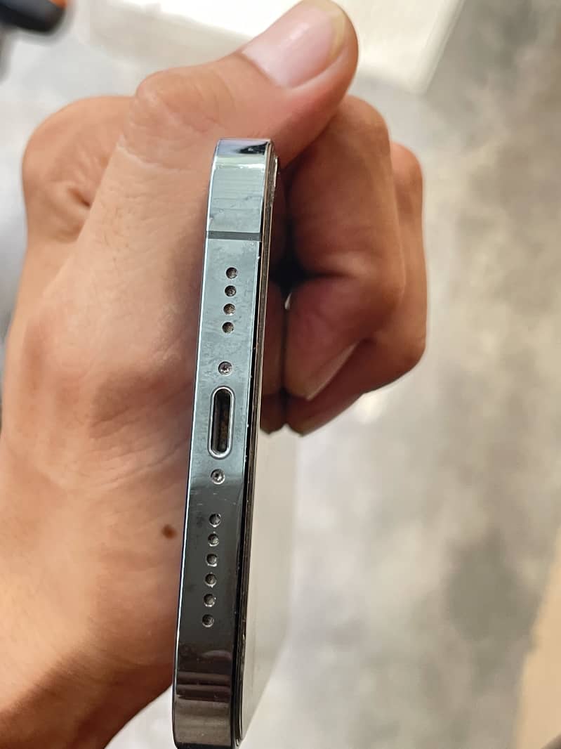 Apple iPhone 12 Pro Max 4
