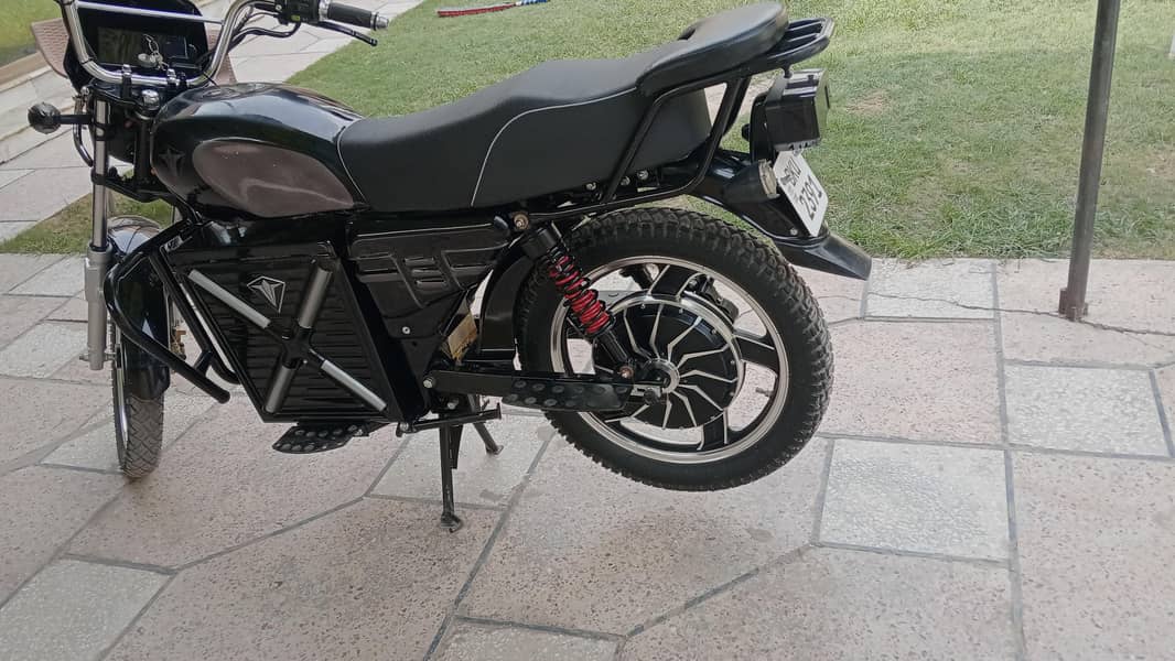 Burak wheels ak charge py 180km average ha 0