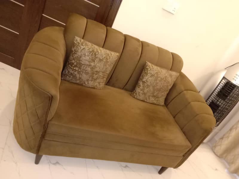 |Sofa set|Excellent Condition|03072401657 4