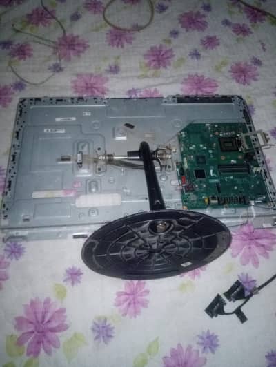 27 inch LCD na milny ki wja sy scrap main sell kr rha hon