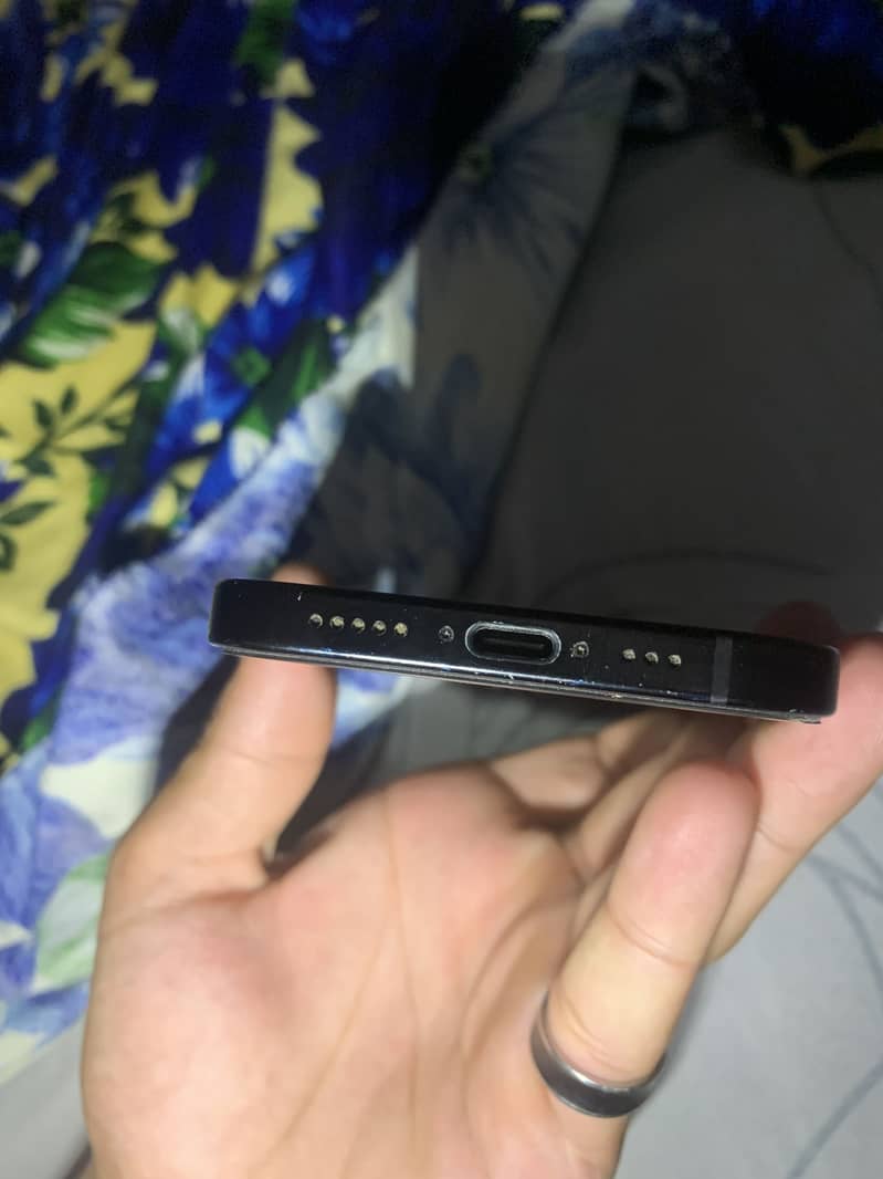Apple iPhone 15 4