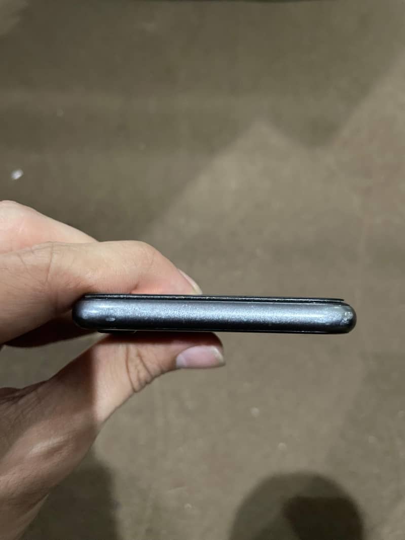 Apple iPhone 8 3