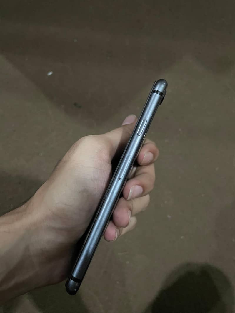 Apple iPhone 8 5