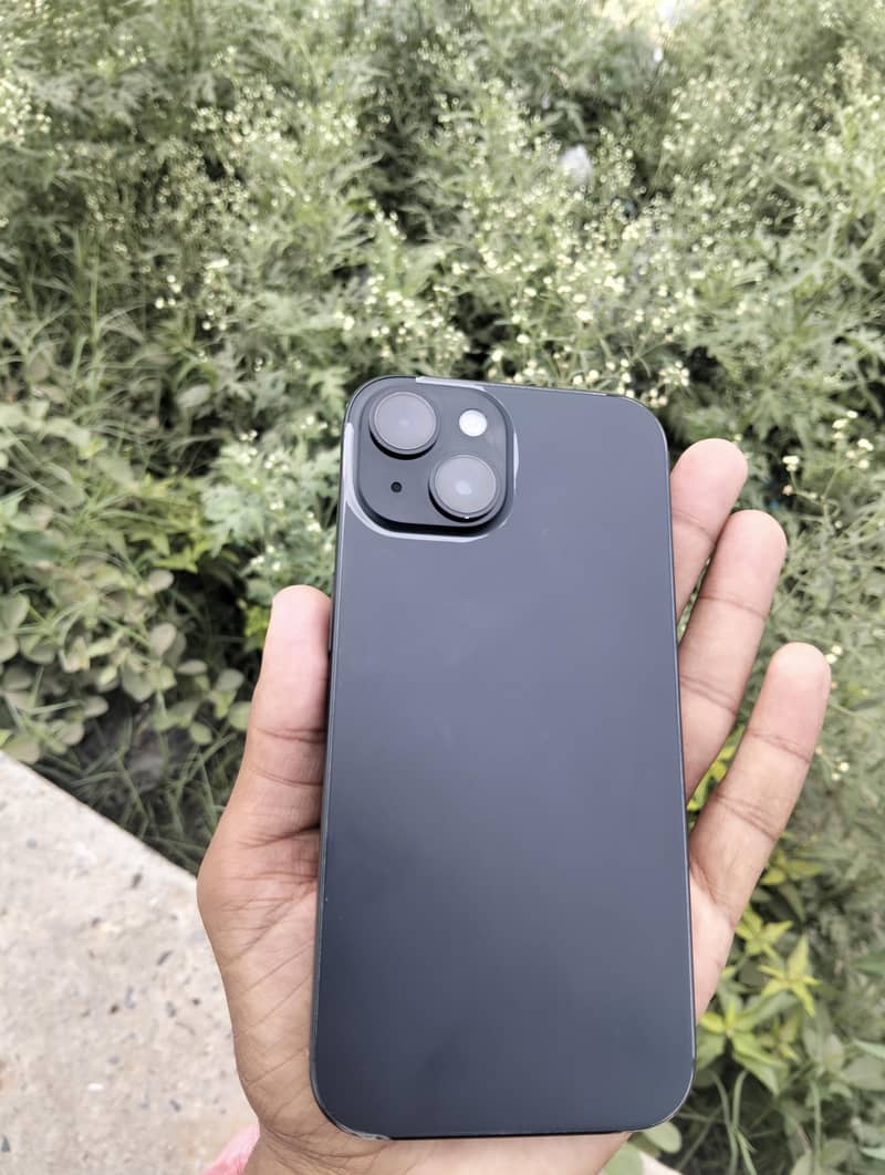 Apple iPhone 15 4