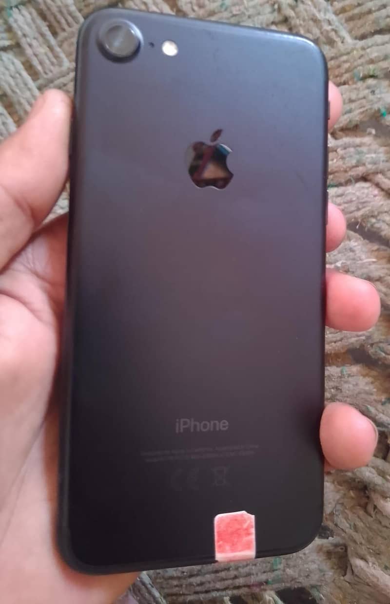 Apple iPhone 7 0