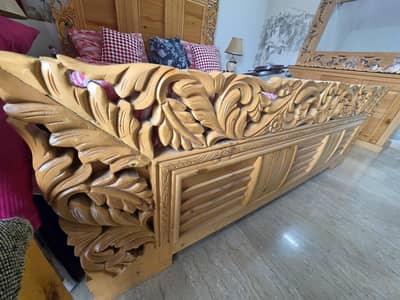 Diyaar wood bed set