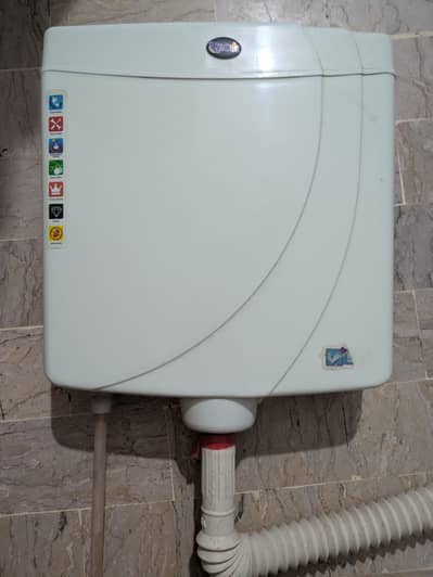 Flush tank with pipe 10/9 condition