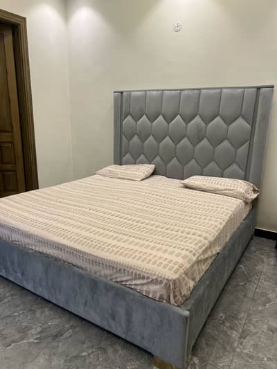Elegant bed set for sale