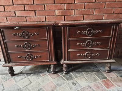 Pure  shesham antique bed with 2 side tables.