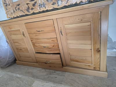Dresser with carving mirror