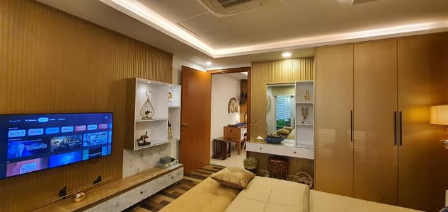 Gold Crest 1 Bedroom Furnished Apartment For Sell