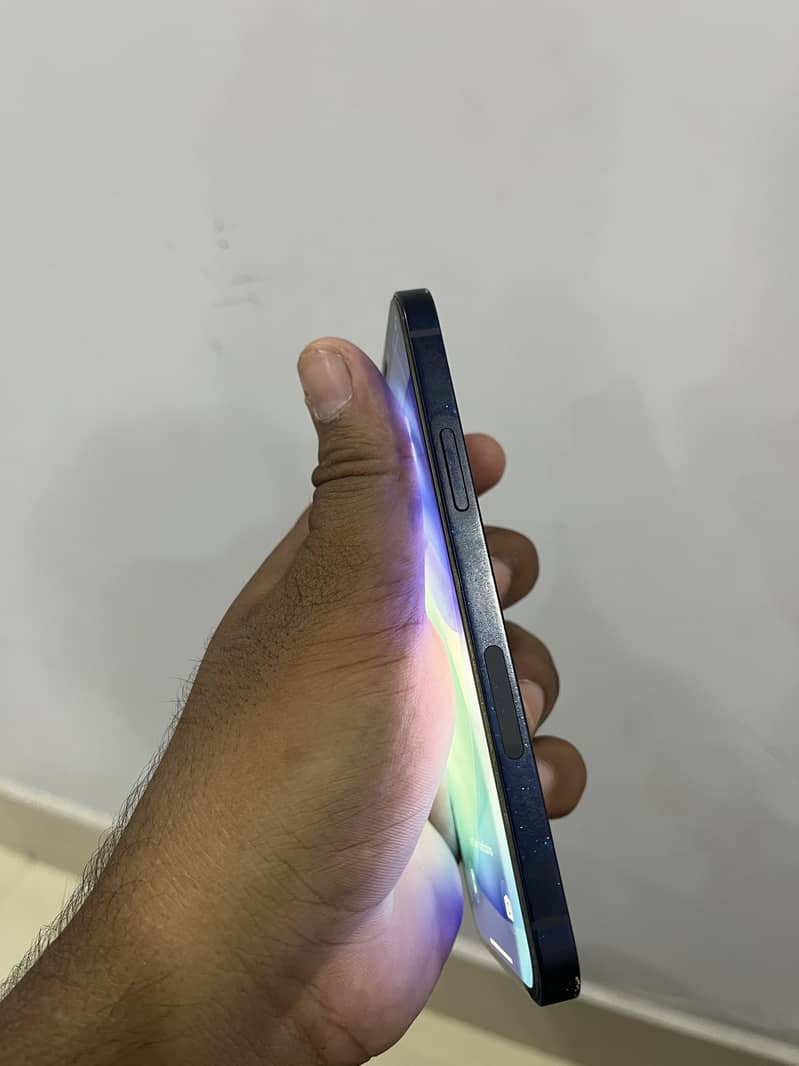 Apple iPhone 12 0