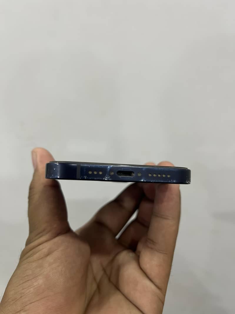 Apple iPhone 12 3