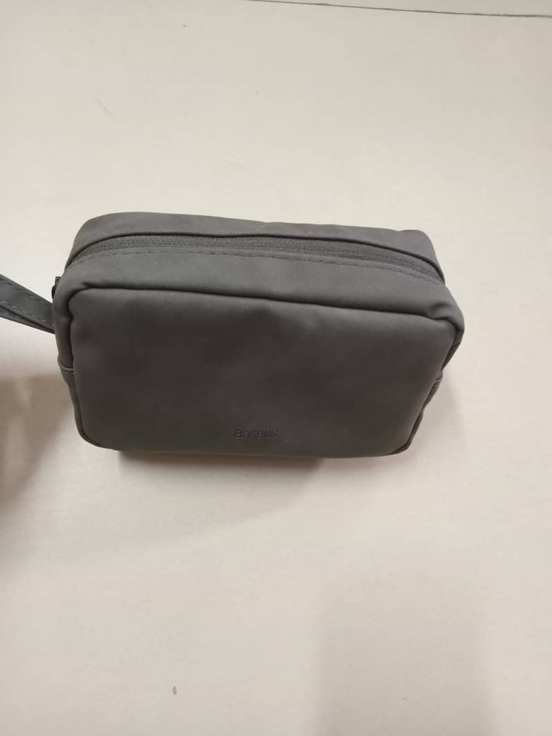 Tech storage pouches 4