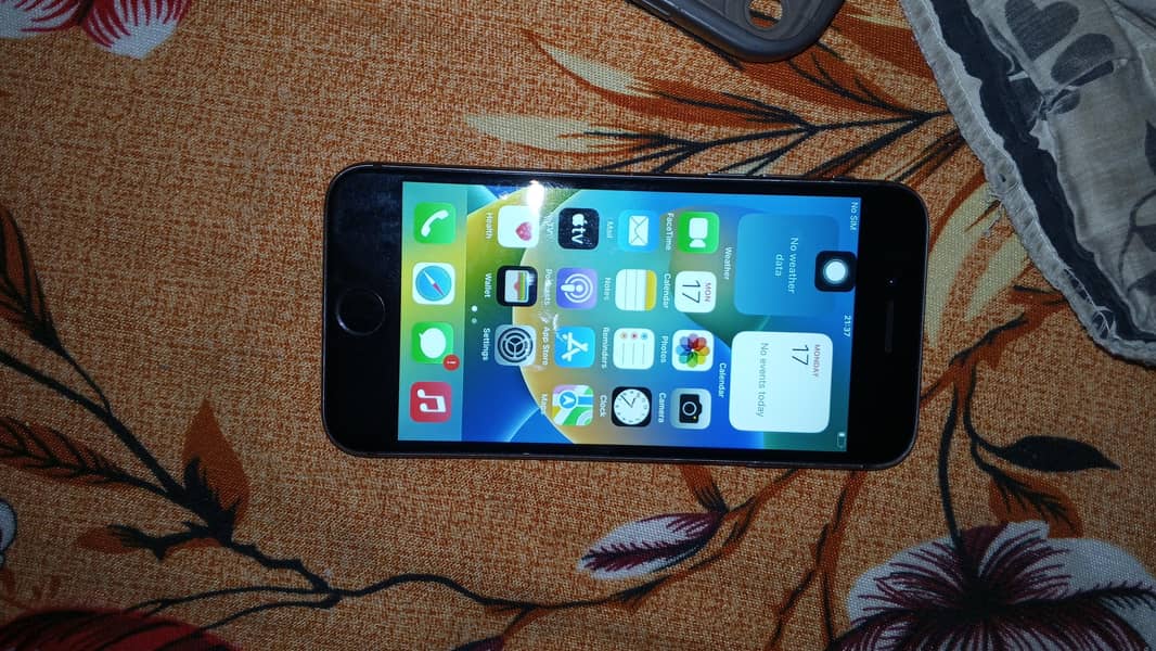 Apple iPhone 8 0