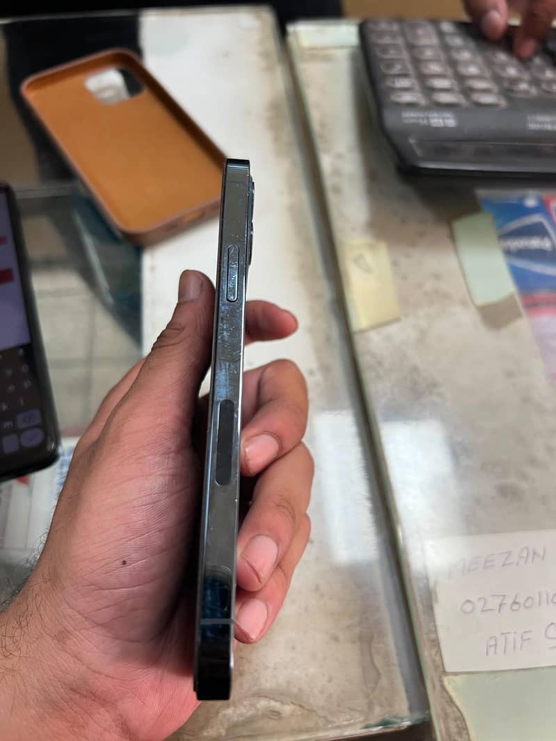 Apple iPhone 12 Pro 2