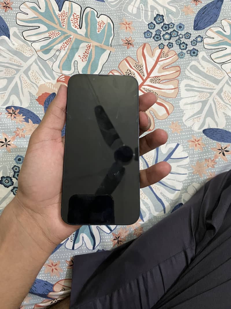 Apple iPhone 13 6