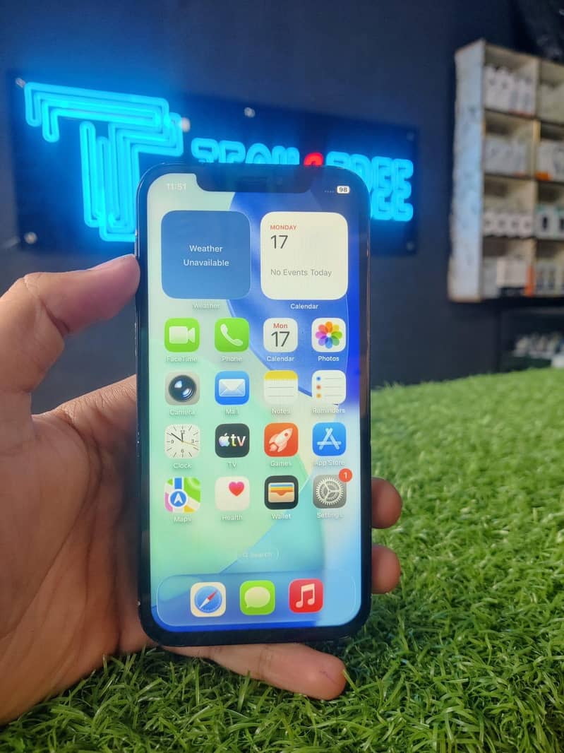 Apple iPhone 12 1