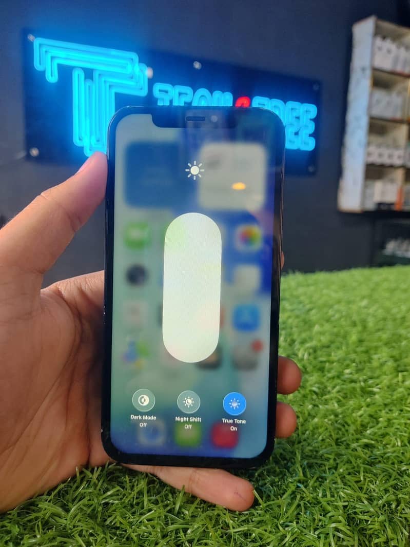 Apple iPhone 12 2