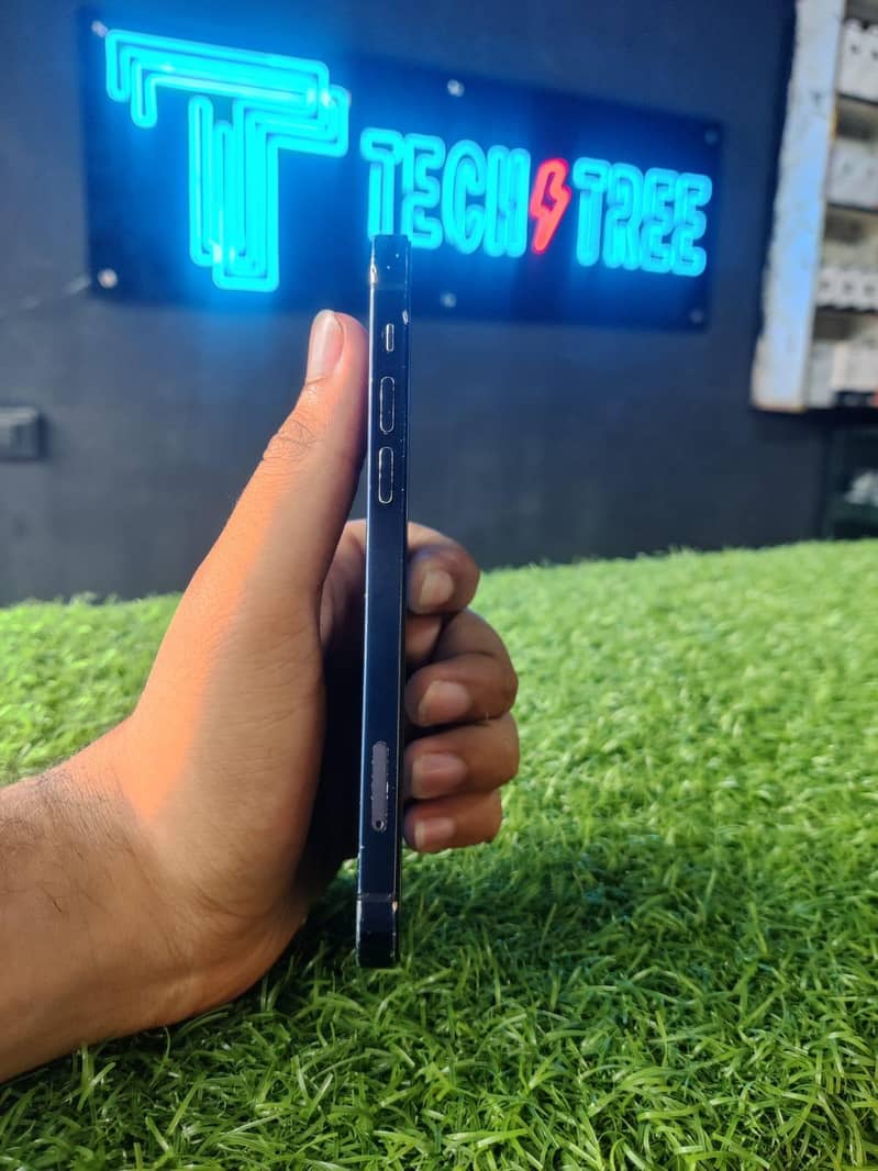 Apple iPhone 12 5