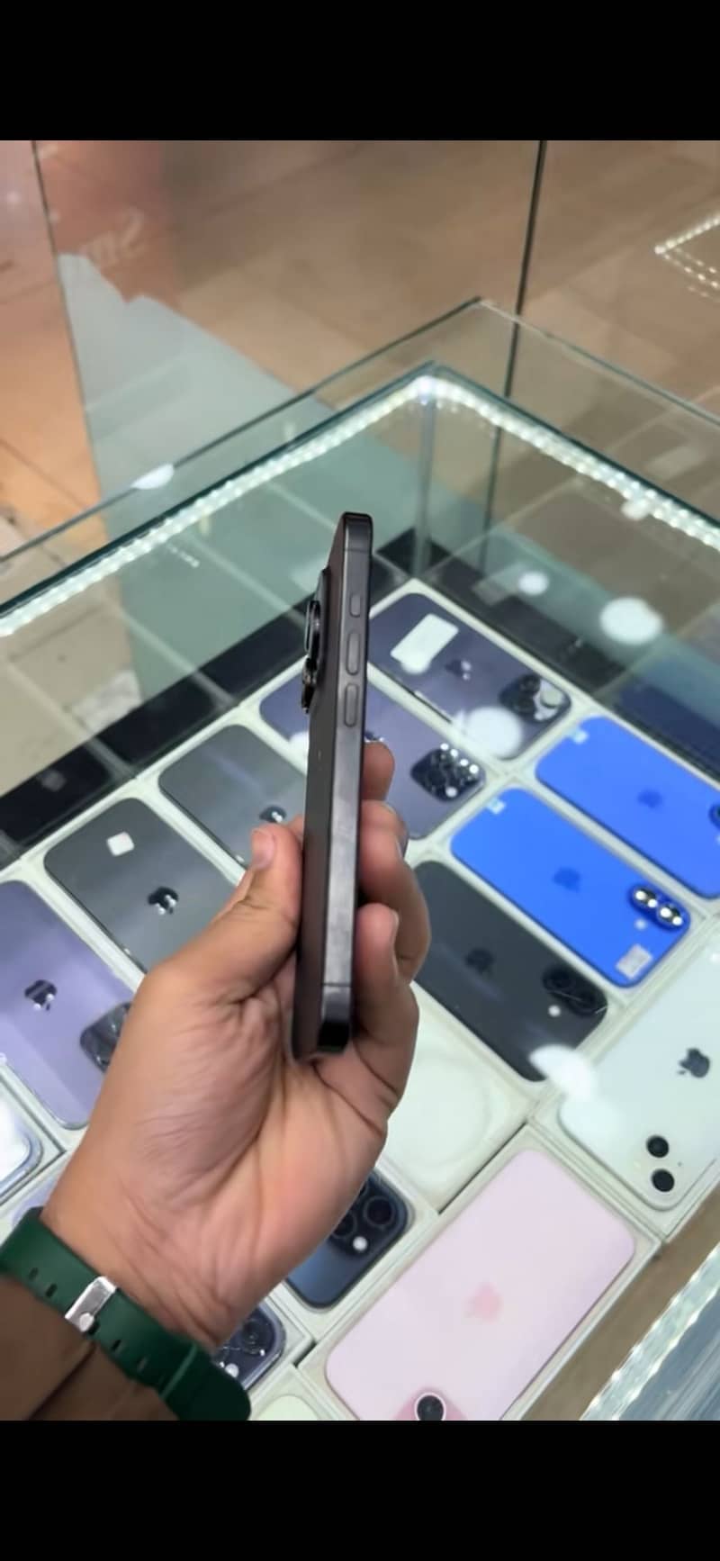 Apple iPhone 15 Pro 3