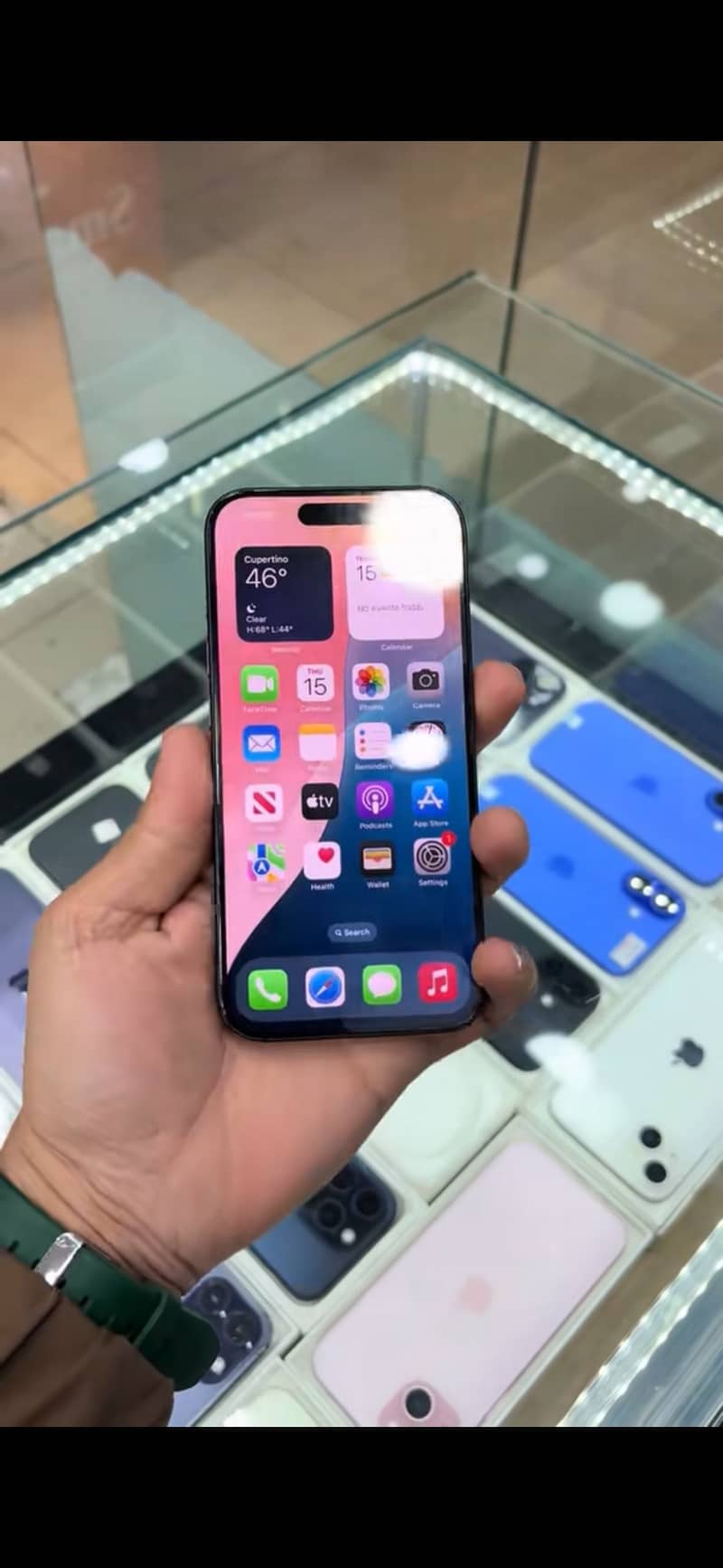Apple iPhone 15 Pro 4